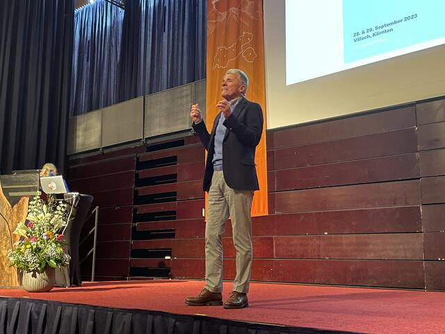 Bergsteiger und Bergführer Peter Habeler über sein Leben auf dem Gipfel und über Freunde und treue Wegbegleiter. | Foto: Elisabeth Neuner