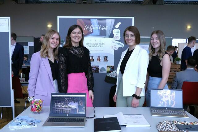 Die Schüler der BBS Rohrbach präsentierten ihre Diplomarbeitsprojekte im Centro. | Foto: BBS Rohrbach