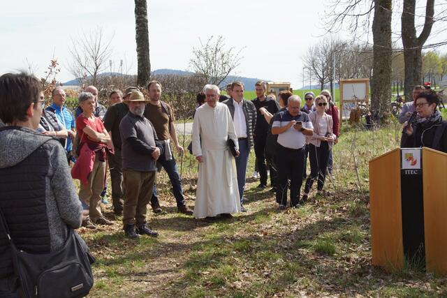 Aigen-Schlägls Bürgermeisterin  Elisabeth Höfler bei der Begrüßung der zahlreichen Ehrengäste.  | Foto: Helmut Eder
