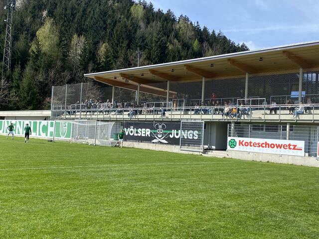 Völser Bolzplatz - vor dem Spiel gegen das Tabellenschlusslicht aus Münster ... | Foto: Herbert Waltl