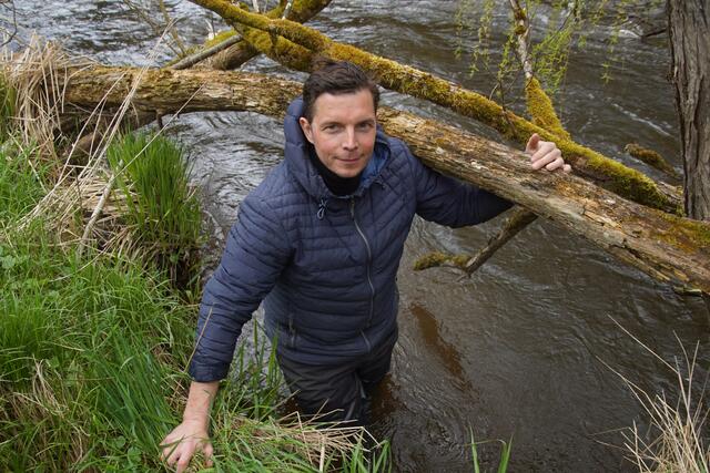 Der gebürtige Aigen-Schlägler Christoph Hauer von der BOKU Wien wird das Forschungsprojekt des River and Nature Trust an der Großen Mühl wissenschaftlich begleiten.  | Foto: Helmut Eder