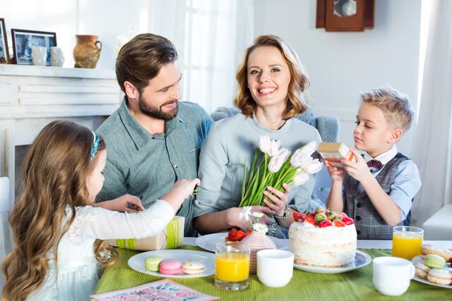 Der Muttertag wird traditionellerweise am zweiten Sonntag des Monats Mai - dieses Jahr ist es der 14. Mai – gefeiert. | Foto: PantherMedia/LightFieldStudios