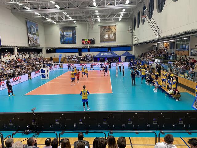 Wir sind österreichischer Volleyballmeister.
Hypoooooooo!  | Foto: Herbert Waltl