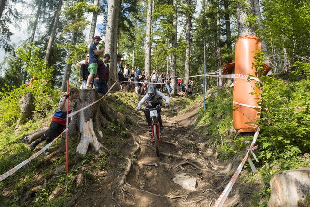 Spitzensport mit viel Action bekommen die Zuseher entlang der Strecke zu sehen. | Foto: Marc Schwarz