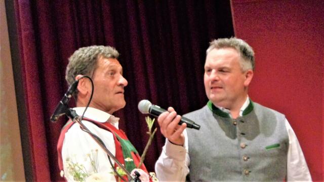 Scharnstein : Franz Posch im Gespräch mit Peter Gillesberger . | Foto: Friedrich Bamer