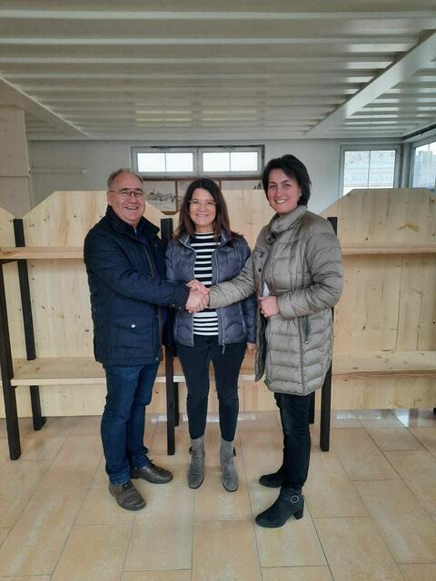 Raimund Steininger, Gisela Steininger und Bürgermeisterin Margot Zahrer. | Foto: Gemeinde Eitzing