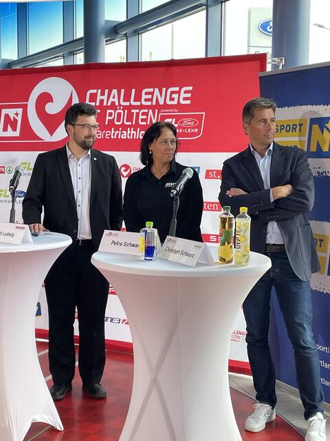 Harald Ludwig, Petra und Christoph Schwarz bei der Pressekonferenz. | Foto: Tanja Handlfinger