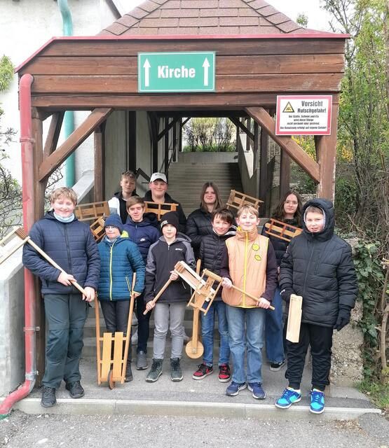 Die Oberrohrbacher Kinder zogen auch heuer ratschend durch den Ort. | Foto: Stöckl