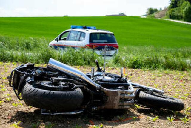Der 25-Jährige kam in einer Kurve ins Rutschen. (Symbolbild) | Foto: Team Fotokerschi.at / Kerschbaummayr