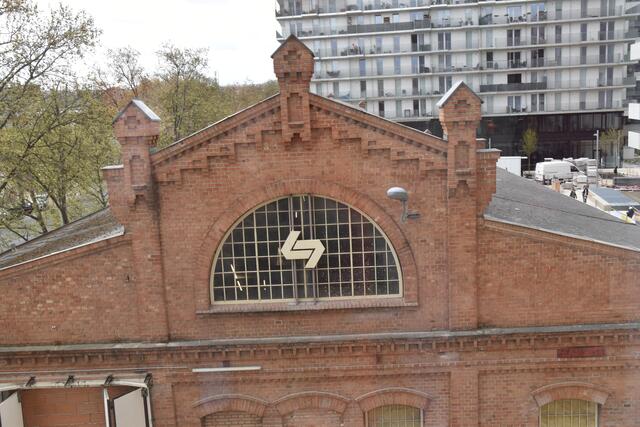 Die historische Remise wird erhalten und zu einem Food-Tempel ausgebaut. Aber auch eine Bühne wird hier Auftritte von Künstlerinnen und Künstlern ermöglichen. | Foto: Karl Pufler