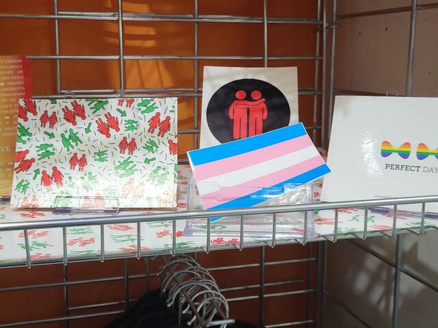 Es gibt Sticker zu kaufen.  | Foto: Salme Taha Ali Mohamed