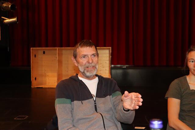 Wolfgang Egg, Extrafilmklub Mitglied in Landeck, über die Notwendigkeit der Nutzung anderer erneuerbarer Energieerzeugungsmethoden. | Foto: Elisabeth Neuner