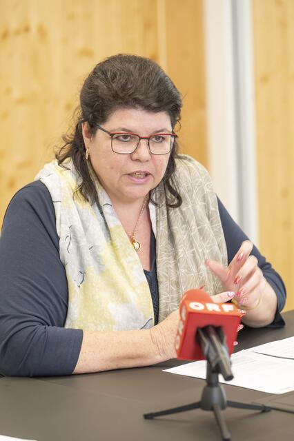 Fordert klar ein, dass das "Bild der Kindergartentante abgebaut werden müsse": Helga Ahrer vom ÖGB tritt für eine Imagepolitur des Berufsstands ein. | Foto: Foto Fischer