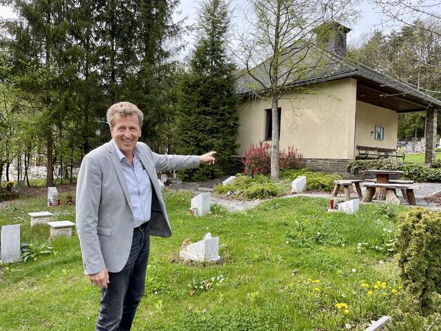 Jetzt steht die Friedhofssanierung in Haselsdorf-Tobelbad an: Die Gemeinde um Bgm. Hubert Holzapfel beteiligt sich finanziell daran. | Foto: MeinBezirk.at