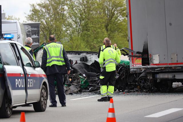 Beim Anblick schockiert: Die Einsatzkräfte der Autobahnpolizei konnten ihren Augen nicht trauen. | Foto: laumat.at