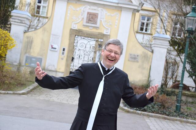 Korneuburgs Stadtpfarrer Stefan Koller freut sich über ein aktives Pfarrgemeinde-Leben in der Bezirkshauptstadt. | Foto: Sandra Schütz