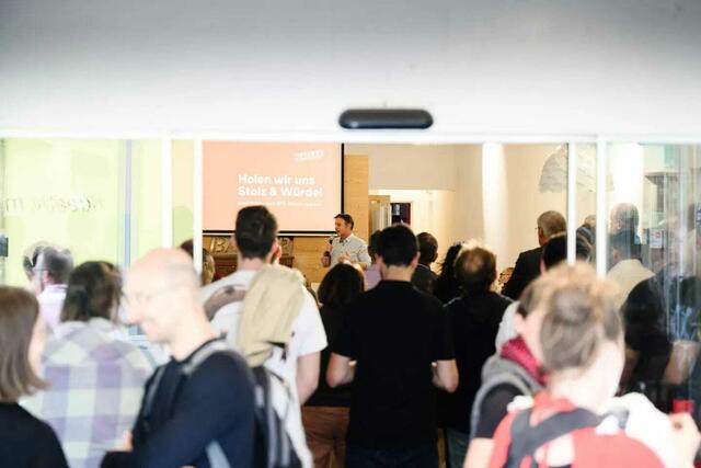 Babler tourt durch Niederösterreich. | Foto: Team Basis 