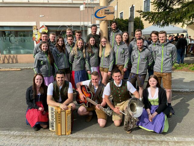 Die Landjugend-Ortsgruppe St. Martin im Sulmtal ist jedes Jahr beim Maibaum-Aufstellen vertreten, so auch letztes Jahr. | Foto: LJ