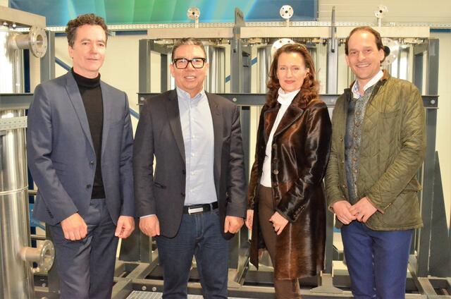 Ein gutes Team: Michael Schelch (DenkGrün), John Renos (Green Tech), Helga Stadler (Fa. ESTET) und Manuel Maier (DenkGrün). | Foto: Peter Wagner