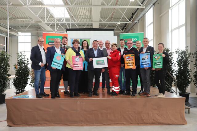 Hohe Erwartungen: Vertreter der von "meinjob Oststeiermark" und Gäste bei der Präsentation in Neudorf bei Ilz. | Foto: Alfred Mayer