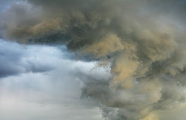 Am Donnerstag bleibt der Himmel im Burgenland den ganzen Tag über mit dichten Wolken bedeckt. Maximal sind 18 Grad möglich. | Foto: Koloman Biro