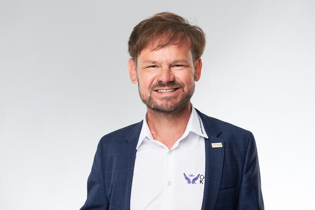 Jürgen E. Holzinger ist Obmann des Vereins ChronischKrank mit Sitz in Enns. | Foto:  Mathias Lauringer/soulspacestudios.at