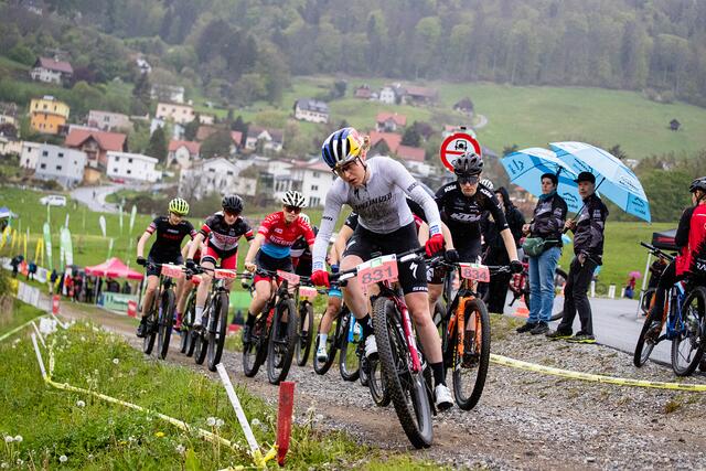 Laura Stigger setzte sich im XCC-Rennen in Graz/Stattegg von Beginn weg an die Spitze. | Foto: Peter Maurer