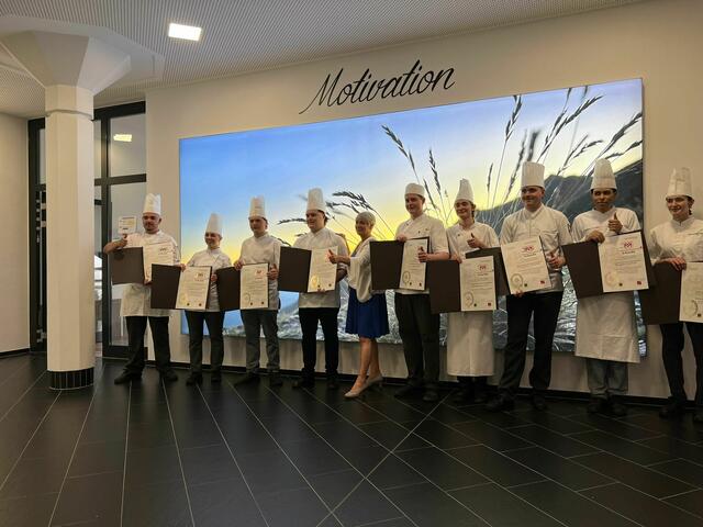 Die ausgezeichneten Lehrlinge durften sich über beste Kritik der hochkarätigen Jury freuen. | Foto: TFBS Landeck