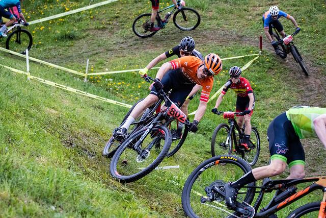 Gregor Raggl hatte in einem extrem schnellen Rennen am Ende die Nase vorne. | Foto: Peter Maurer