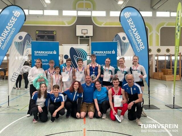 Teilnehmer, Trainer und Betreuer freuten sich gemeinsam über insgesamt 6 Stockerlplätze bei den Landesmeisterschaften. | Foto: TV Bad Schallerbach