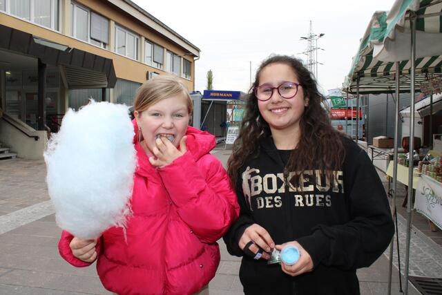 Zuckerwatte und Co. dürfen auf einer Messe wie die Leistungsschau natürlich nicht fehlen. | Foto: Lederer