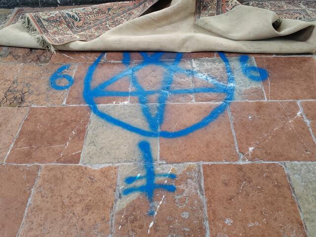 Gaffiti in der Kirche. | Foto: ZOOM-Tirol