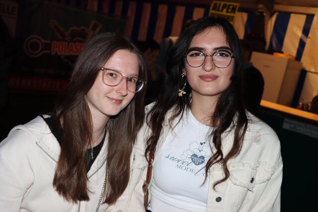 Vanessa Stöfelz und Katharina Weber | Foto: Christopher Polesnig