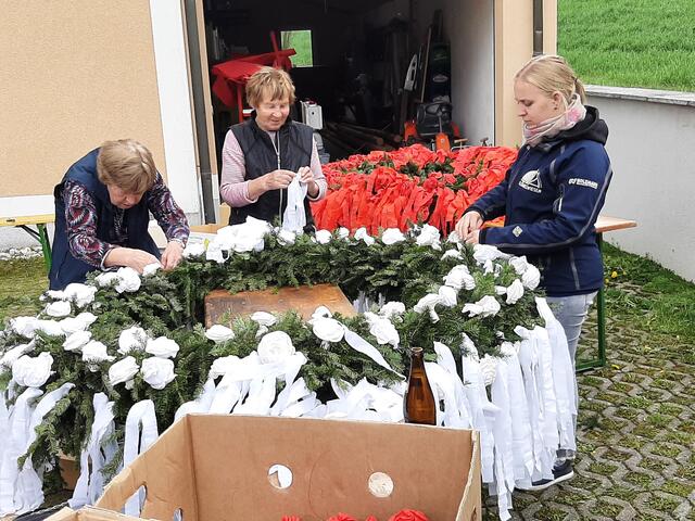 Maibaum am Marktplatz Pabneukirchen 2023.  | Foto: Zinterhof