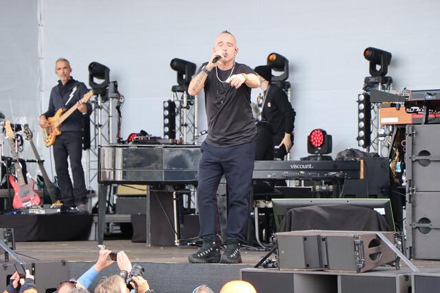 Italo-Pop-Rock-Ikone Eros Ramazzotti verzauberte beim „Top of the Mountain Closing Concert” in Ischgl auf der Idalp knapp 20.000 Wintersportler mit seiner unverwechselbaren Schmusestimme. | Foto: Othmar Kolp