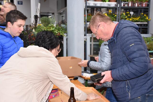 Maibaum am Marktplatz Pabneukirchen 2023.  | Foto: Zinterhof