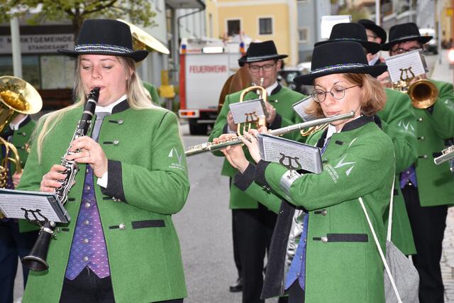 Maibaum am Marktplatz Pabneukirchen 2023.  | Foto: Zinterhof