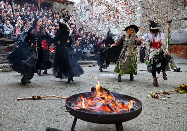 Die Mondhexen „Mahina Nohitas“.