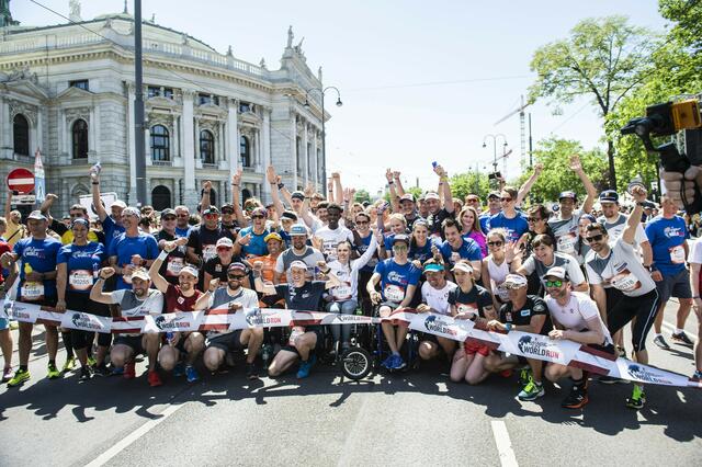 Beim "Wings for Life World Run" laufen tausende Menschen für die Rückenmarksforschung. | Foto: Schuster