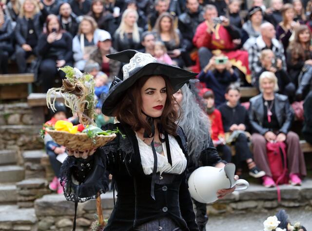 Die Mondhexen „Mahina Nohitas“.