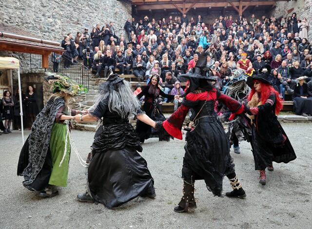 Die Mondhexen „Mahina Nohitas“.