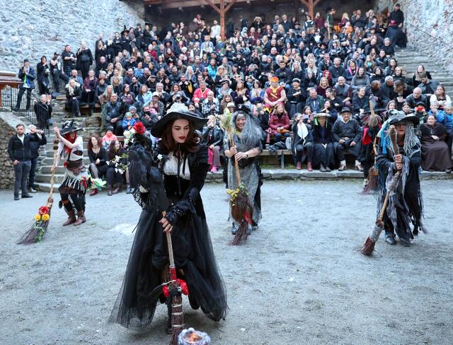 Die Mondhexen „Mahina Nohitas“.