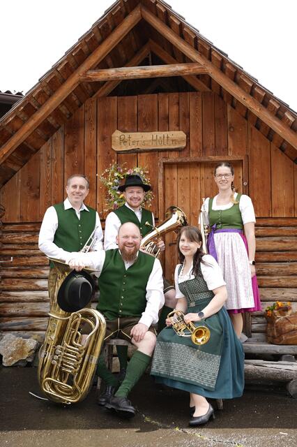 Das war das Frühlingsfest bei Trachten Ziegler in Etmissl - Bruck an ...