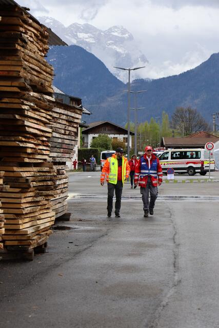 Kuchls Amtsleiter Hannes Weitgasser (v.l.) mit Gerolf Dumfort (RKS Hallein) | Foto: Maria Tiefenbacher-Schöndorfer, 2023