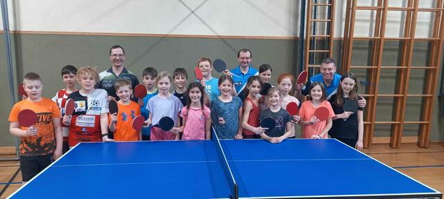 Kinder-Schnuppertraining mit der Volksschule St. Veit, durchgeführt von Harry Kurzböck und Kinder-/Jugendtrainer Jürgen Hickelsberger. | Foto: privat