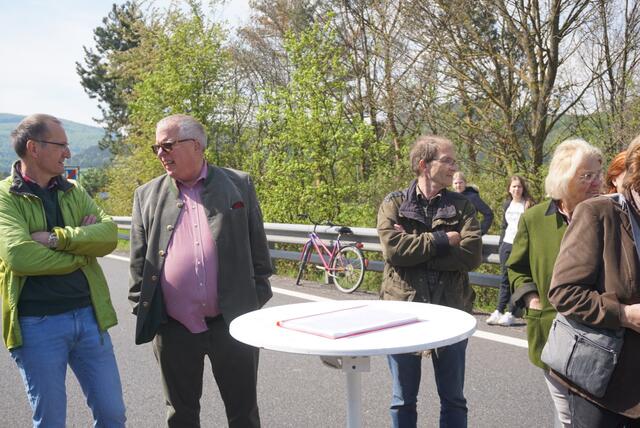 Auch Bgm. Köck besuchte die Demonstrierenden. | Foto: Privat