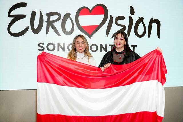 Salena (li.) und Teya singen für Österreich beim ESC, ihr Hit heißt "Who The Hell Is Edgar?". Bereits am 2. Mai steigt die erste Probe auf der Bühne in Liverpool. | Foto: ORF/Roman Zach-Kiesling