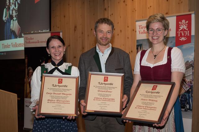 Goldenes Ehrenzeichen für Sonja Steusloff-Margreiter (l.) | Foto: © TVM/Sigl