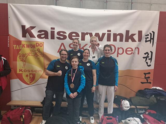 Unsere tolle Kampftruppe:
 
Marcus (Coach), Agnes, Yaroslav, Kathrin, Gabriel und Susanne (Coach) | Foto: Susanne van der Heijden