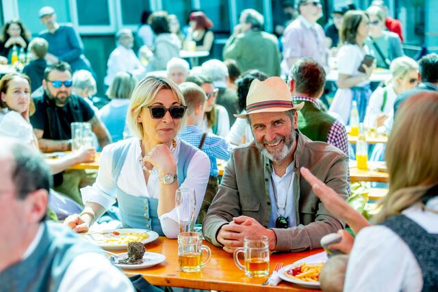 Gute Laune beim Maibaumfest | Foto: wildbild